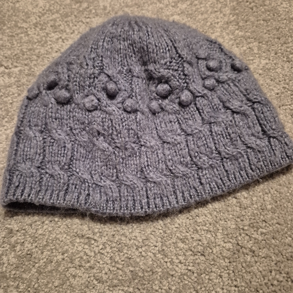 ❤️🔥Old Navy Brand L/XL Soft Gray Knit Womens Beanie Hat - Picture 2 of 5